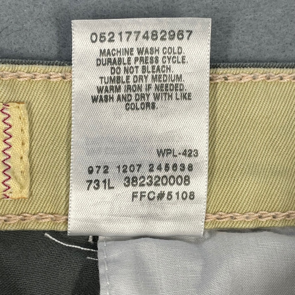 Levi Olive Green Tab Twills Stretch Chino Bermuda Shorts Womens 6 - Picture 5 of 9